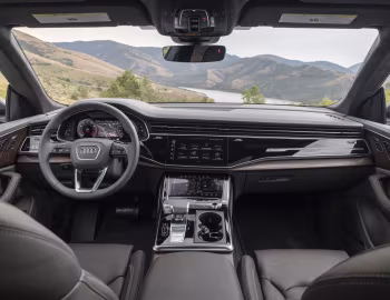 Panel frontal 2025–pr. Audi Q8 55 TFSI quattro [North America] '2024–pr.
