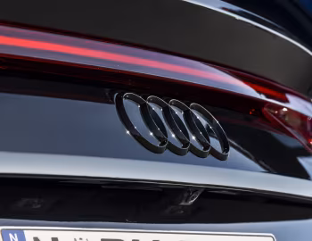 Audi Q8 quattro S line Dynamic Black [Australia] '2023–pr.