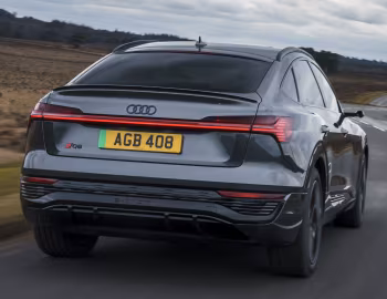 Audi Q8 Sportback 55 e-tron quattro S line [UK-spec] '2023–н.в.