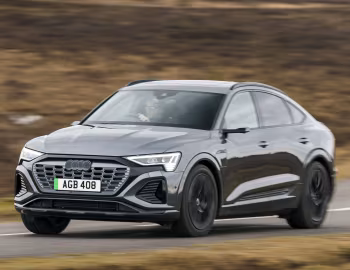 Audi Q8 Sportback 55 e-tron quattro S line [UK-spec] '2023–н.в.