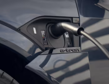 Audi Q8 Sportback 55 e-tron quattro S line [Australia] '2023–pr.