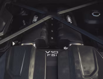Bajo el capó Audi R8 Coupé V10 GT RWD [UK-spec] '2023