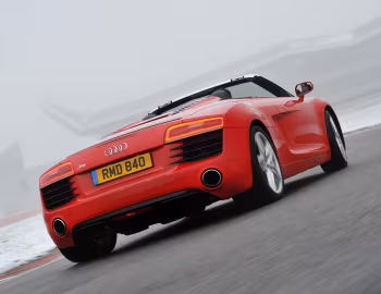 Audi R8 Spyder [UK-spec] '2013–16