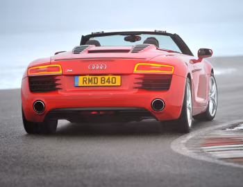Audi R8 Spyder [UK-spec] '2013–16