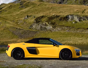 Audi R8 Spyder V10 [UK-spec] '2016–18