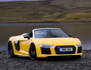 Audi R8 Spyder V10 [UK-spec] '2016–18