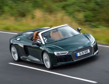 Audi R8 Spyder V10 Plus [UK-spec] '2017–18