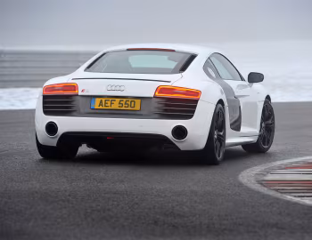 Audi R8 V10 Plus [UK-spec] '2013–16