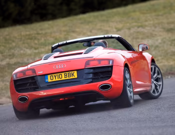 Audi R8 V10 Spyder [UK-spec] '2010–12