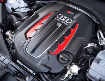 Sous la capuche Audi RS 7 Sportback [UK-spec] '2013–14
