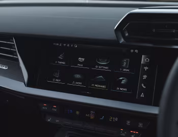Интерьер Audi RS 3 Saloon [UK-spec] '2024–н.в.