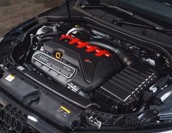 Bajo el capó Audi RS 3 Saloon [UK-spec] '2024–pr.