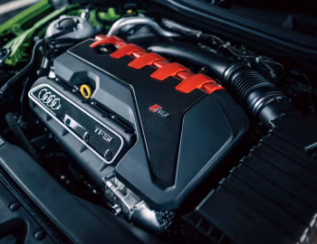 Bajo el capó Audi RS 3 Sedan [Japan] '2023–pr.