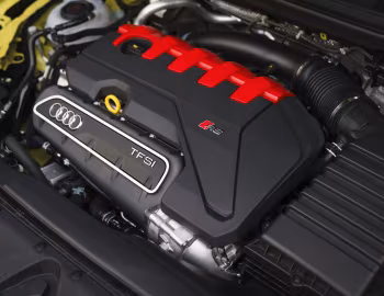 Bajo el capó Audi RS 3 Sedan [UK-spec] '2021–24