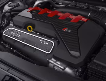 Bajo el capó Audi RS 3 Sedan [UK-spec] (8V) '2017–21
