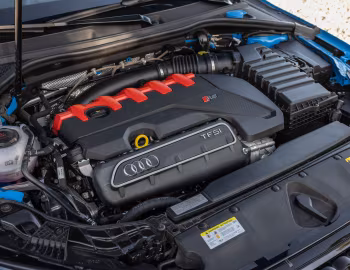 Bajo el capó 2022–pr. Audi RS 3 Sedan [North America] '2022–pr.