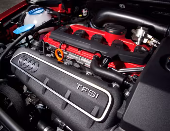 Bajo el capó Audi RS 3 Sportback [UK-spec] (8PA) '2011–12