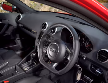 Interior Audi RS 3 Sportback [UK-spec] (8PA) '2011–12