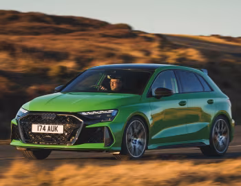 Audi RS 3 Sportback [UK-spec] '2024–pr.