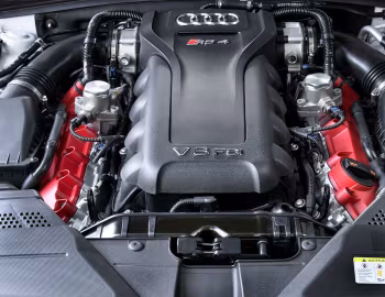 Bajo el capó Audi RS 4 Avant [UK-spec] (B8,8K) '2012–15
