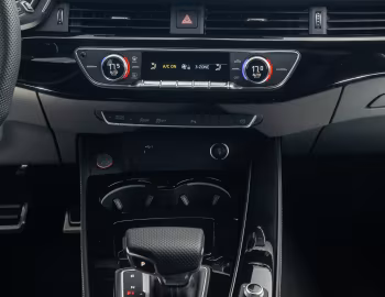 Interni Audi RS 4 Avant [Latam] (B9) '2020–pr.