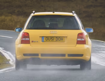 Audi RS 4 Avant [UK-spec] (B5,8D) '2000–01
