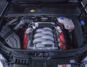 Bajo el capó Audi RS 4 Avant [UK-spec] (B7,8E) '2006–08