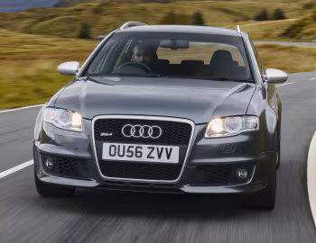 Audi RS 4 Avant [UK-spec] (B7,8E) '2006–08