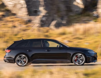 Audi RS 4 Avant competition [UK-spec] (B9) '2023–pr.