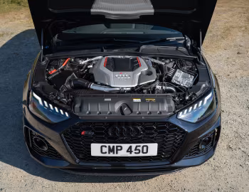 Sous la capuche Audi RS 4 Avant competition [UK-spec] (B9) '2023–pr.