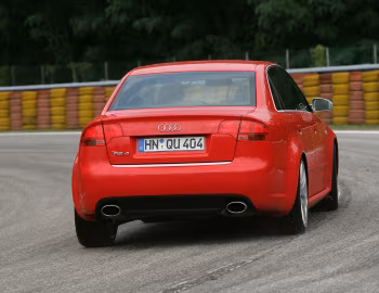 Audi RS 4 Sedan [Worldwide] (B7,8E) '2005–07