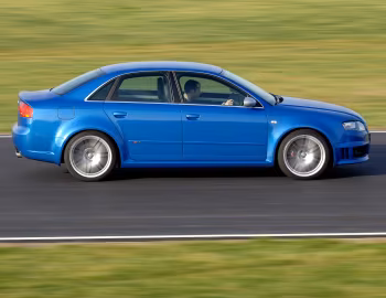 Audi RS 4 Sedan [UK-spec] (B7,8E) '2005–07
