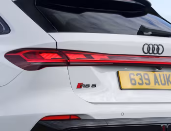 Audi RS 5 Avant [UK-spec] (B10) '2026