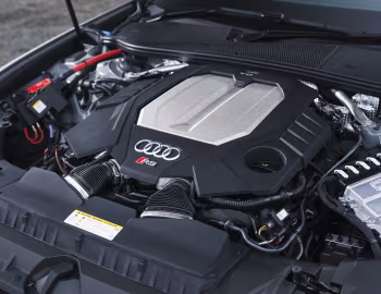 Bajo el capó Audi RS 6 Avant [UK-spec] (C8) '2020–pr.