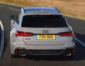 Audi RS 6 Avant [UK-spec] (C8) '2020–н.в.
