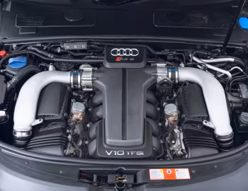 Bajo el capó Audi RS 6 Avant [UK-spec] (4F,C6) '2008–10