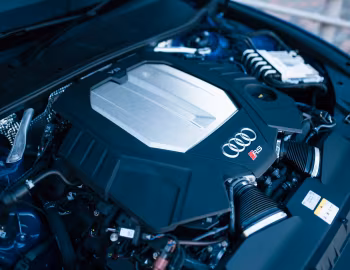 Bajo el capó Audi RS 6 Avant performance [Japan] (C8) '2023–pr.