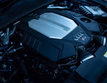 Bajo el capó Audi RS 7 Sportback [Japan] '2020–pr.