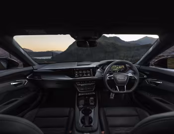 Panel frontal Audi RS e-tron GT [UK-spec] '2021–24
