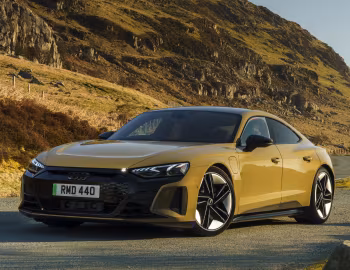 Audi RS e-tron GT [UK-spec] '2021–24