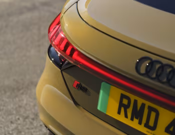 Audi RS e-tron GT [UK-spec] '2021–24