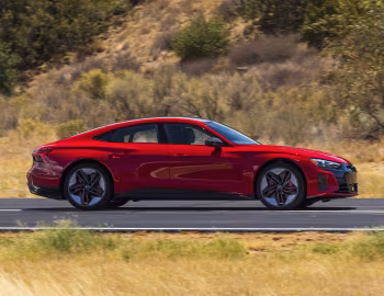 2022–pr. Audi RS e-tron GT [North America] '2021–pr.