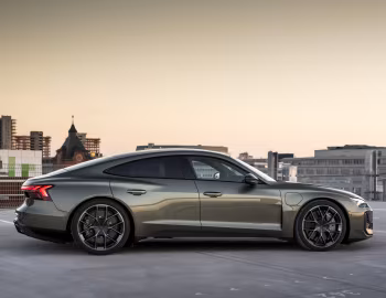 Audi RS e-tron GT performance [Worldwide] '2024–pr.