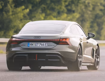 Audi RS e-tron GT performance [Worldwide] '2024–pr.