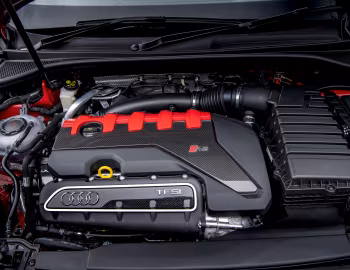 Bajo el capó Audi RS Q3 [UK-spec] '2019–pr.