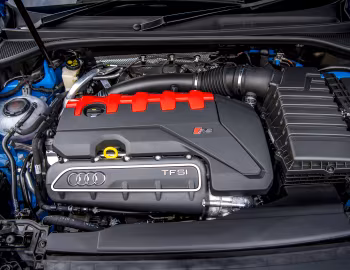 Bajo el capó Audi RS Q3 Sportback [UK-spec] '2019–pr.