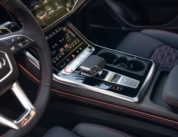 Интерьер 2021–24 Audi RS Q8 [North America] '2020–24