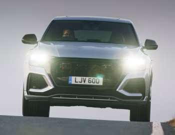 Audi RS Q8 [UK-spec] '2020–24