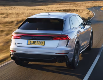 Audi RS Q8 [UK-spec] '2020–24