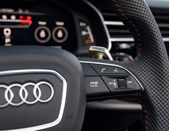 Интерьер 2021–24 Audi RS Q8 [North America] '2020–24